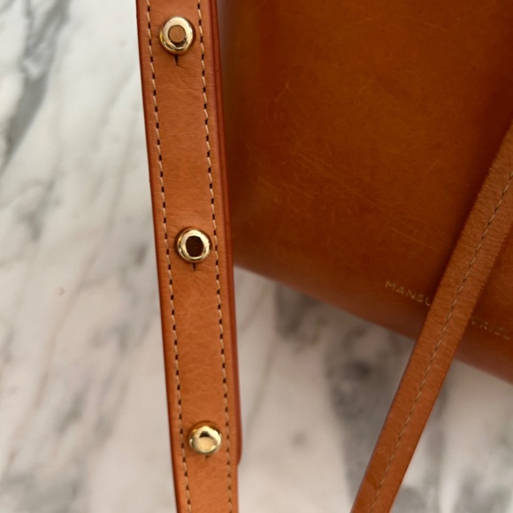 Mansur Gavriel Mini mini Leather bucket bag in Camello (rosa interior) - Picture 3 of 5